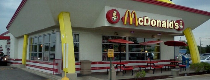 McDonald's is one of Lieux qui ont plu à Jonathan.