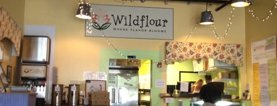 Wildflour Cafe is one of สถานที่ที่บันทึกไว้ของ Aubrey Ramon.