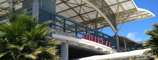 Millbrae BART Station is one of Lieux sauvegardés par Andrew.