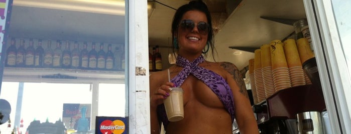 Hot Chick-a-Latte is one of Eye Candy.