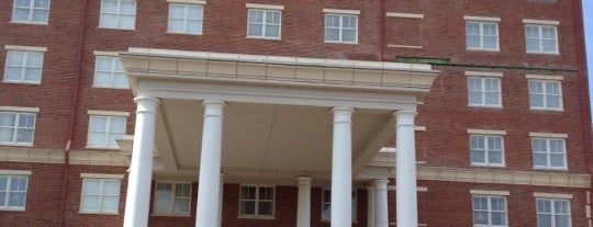 The Inn At Ole Miss is one of Dennisさんのお気に入りスポット.
