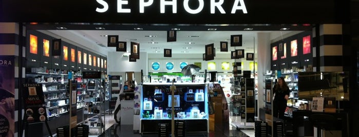 SEPHORA is one of สถานที่ที่ Nancy 🎀👑 ถูกใจ.