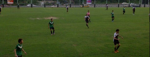 Padang Bolasepak Akademi KLFA is one of Posti che sono piaciuti a Dinos.