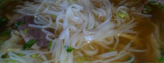 Pho Super Bowl is one of Michaelさんの保存済みスポット.