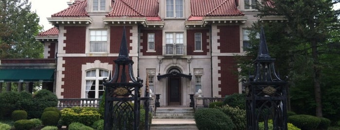 Lynne Parks '68 SUNY Cortland Alumni House is one of Project #RockCortland.