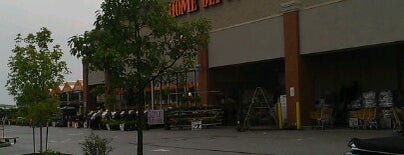 The Home Depot is one of Doug 님이 좋아한 장소.