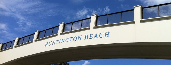 Huntington Beach Bridge is one of Lugares favoritos de Dan.