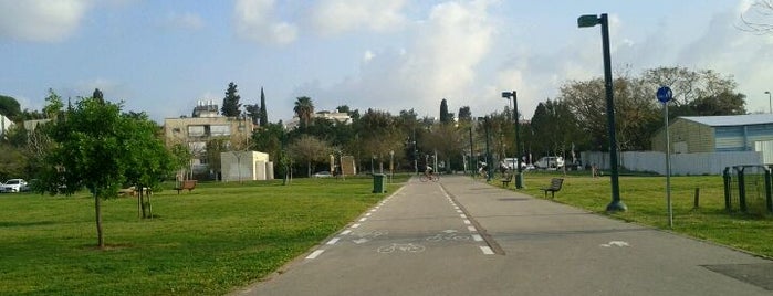 Ramat Hachyal Park is one of Lugares favoritos de Michael.