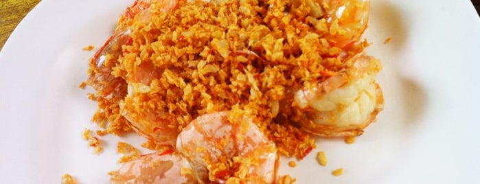 Laem Cha-Reon Seafood is one of ตะลอนกิน ตะลอนชิม in Thailand.