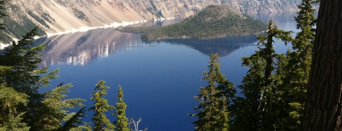 Национальный парк «Озеро Крейтер» is one of Scenic Route: US West Coast.