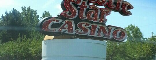 Majestic Star Casino is one of Locais curtidos por April.