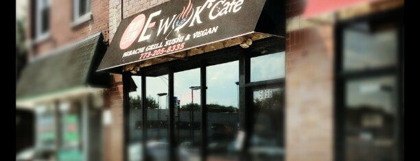 E Wok Cafe is one of Lugares favoritos de William.