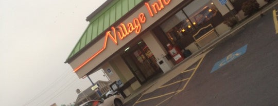 Village Inn is one of สถานที่ที่บันทึกไว้ของ Happy.