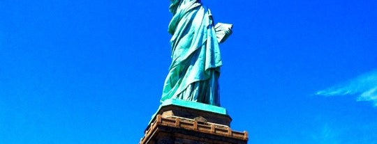 Freiheitsstatue is one of NYC.