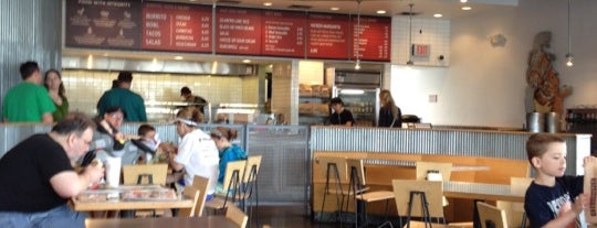 Chipotle Mexican Grill is one of Emersonさんの保存済みスポット.