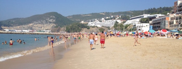 Praia do Ouro is one of locais.