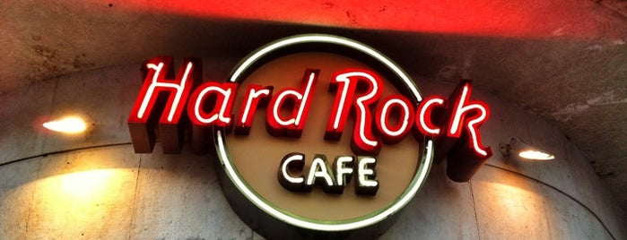 Hard Rock Cafe Lisboa is one of Lisboa Essentials.