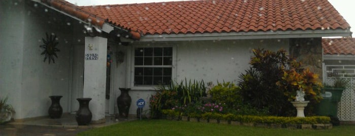 Casa Codorniú is one of สถานที่ที่ Kevin ถูกใจ.