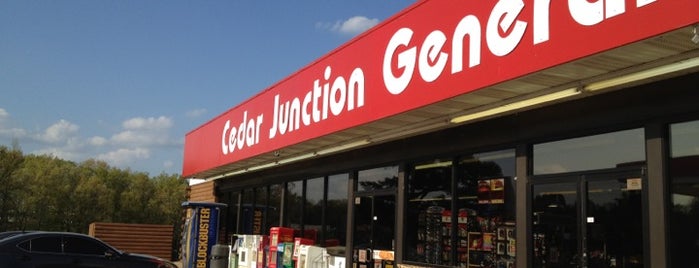 Cedar Junction General Store is one of Locais curtidos por Lizzie.