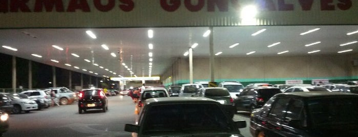 Supermercado Irmãos Gonçalves is one of สถานที่ที่ Rafael ถูกใจ.