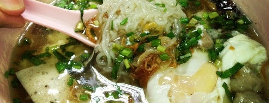 Khun Dang Guay Jub Yuan is one of Food.