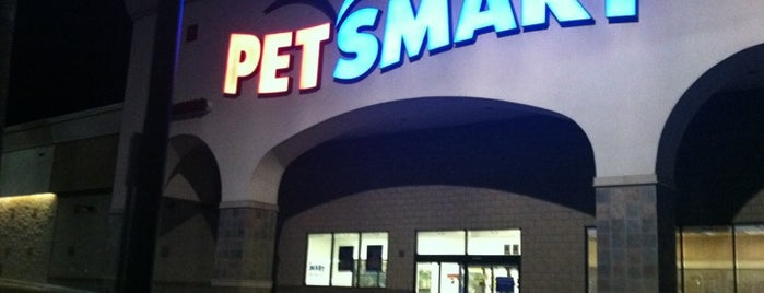 PetSmart is one of Orte, die Heidi gefallen.