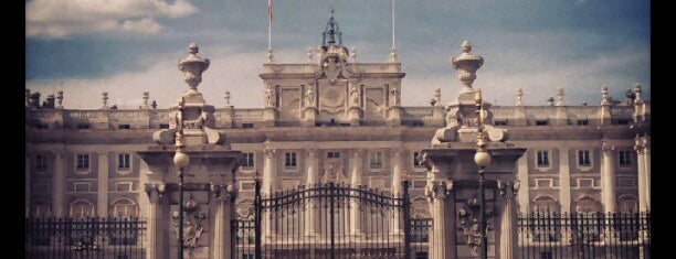 Королевский дворец в Мадриде is one of Posibles Madrid.