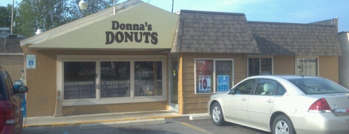 Donna's Donuts is one of Gespeicherte Orte von Zak.