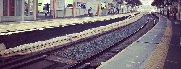 Yamato-Yagi Station is one of 近鉄名阪特急停車駅.