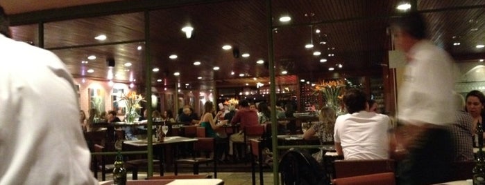 Cristal Pizza Bar is one of Lugares guardados de Bella.