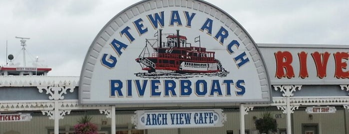 Gateway Arch Riverboat Cruises is one of Locais curtidos por Sally.