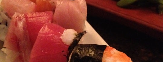 Gold Fish Japanese Restaurant is one of Orte, die DJ Lizzie gefallen.