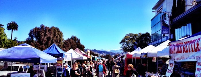 Beverly Hills Farmers Market is one of Beverlywood with Emily Fox.