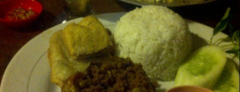 Ayam Gepuk Eco Raos is one of Kuliner Nusantara.