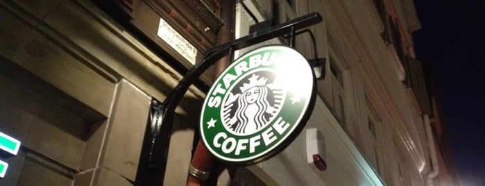 Starbucks is one of Lieux qui ont plu à Peter.