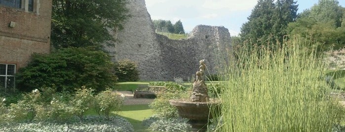 Farnham Castle is one of Castles.