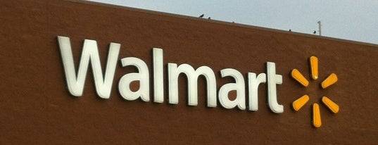 Walmart Supercenter is one of Tempat yang Disukai Keaten.