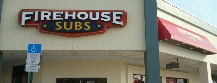 Firehouse Subs is one of Lugares favoritos de Matthew.