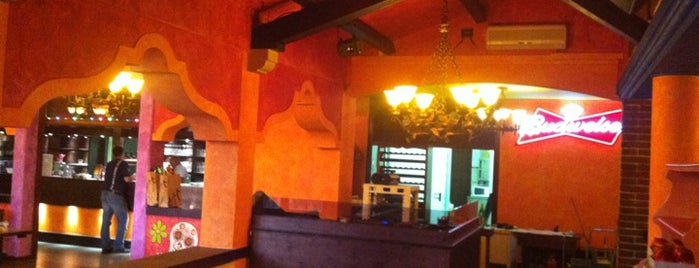 Barriga's Mexican Food Y Tequila Bar is one of Ristoranti.