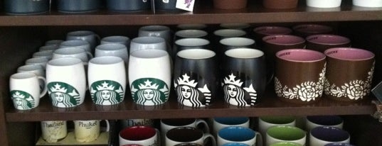 Starbucks is one of Maynard : понравившиеся места.