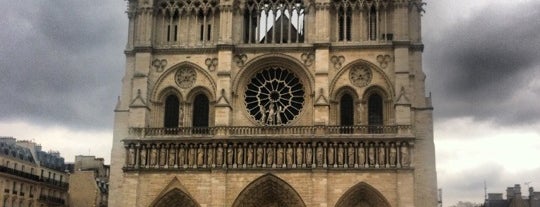 노트르담 대성당 is one of Eglises de Paris.