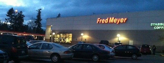 Fred Meyer is one of Tempat yang Disukai Emylee.