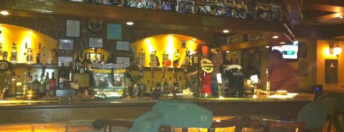 Butcher's arms Pub is one of Tempat yang Disukai Mike.