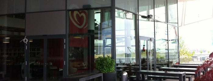 Langnese Café is one of สถานที่ที่ Stefan ถูกใจ.