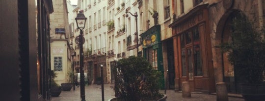 Rue des Rosiers is one of Paname.