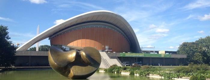 Haus der Kulturen der Welt is one of Locais salvos de Gonçalo.