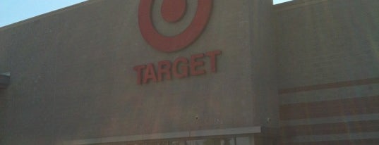 Target is one of Lugares favoritos de Heather.
