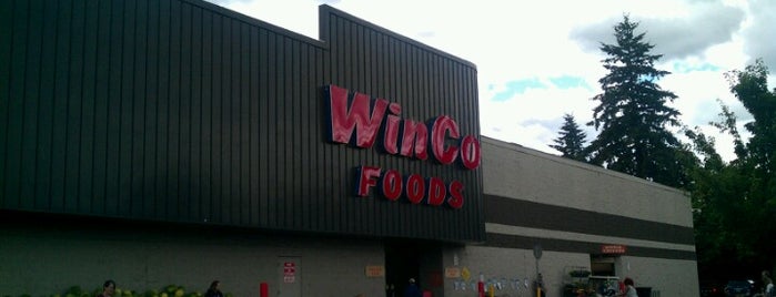 WinCo Foods is one of สถานที่ที่ Leigh ถูกใจ.