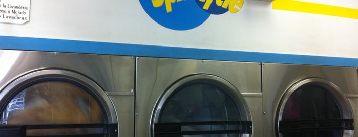 Spin Cycle Coin Laundry is one of Locais salvos de Jennifer.