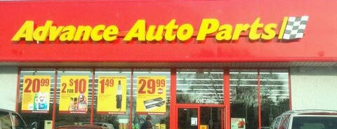 Advance Auto Parts is one of Loriさんのお気に入りスポット.